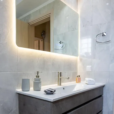 Luxury & Cozy Appartement Messíni